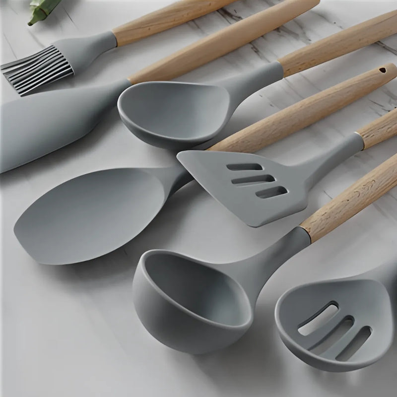 Kit Utensílios de Cozinha 19 Peças em Silicone com Facas, Pegador, Batedor e Colheres – Completo e Resistente cor cinza
